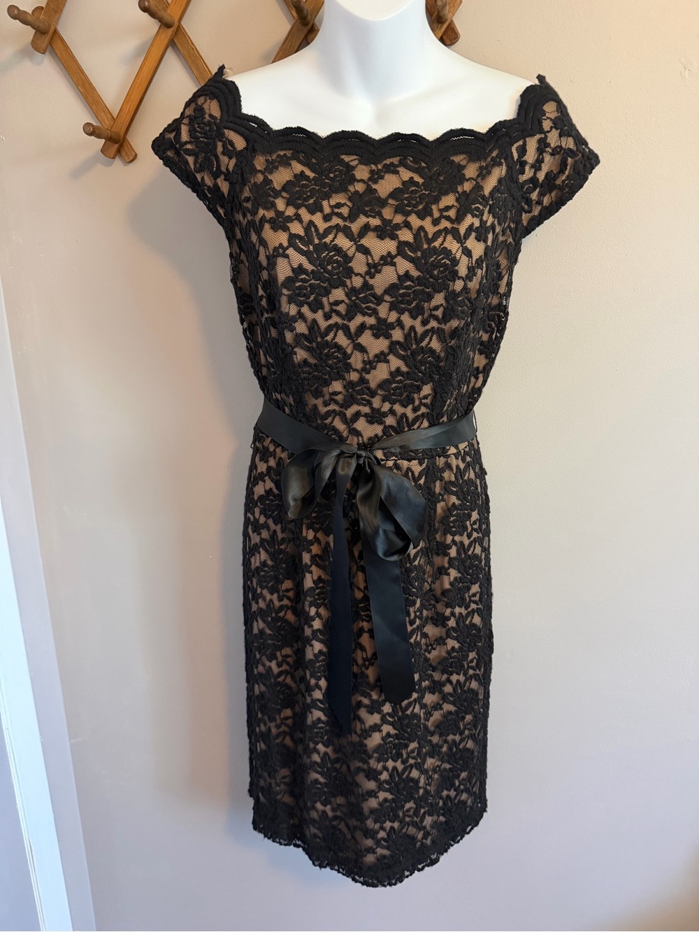 Connected Apparel Black Lace Dress Satin Bow Sheath Knee Length 12